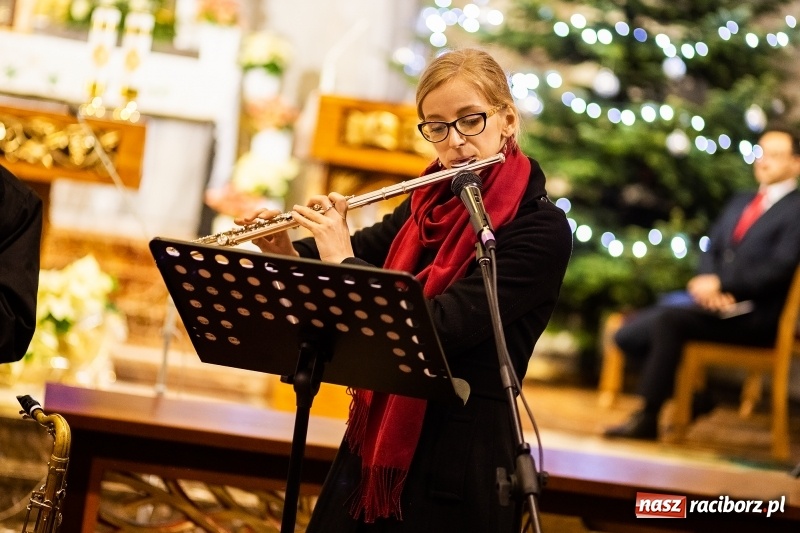 Zdjęcie w galerii na portalu naszraciborz.pl: Kolędowanie dla Asi w Studziennej wiadomości z regionu