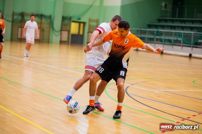 Zdjęcie w galerii na portalu naszraciborz.pl: Ostatnie halowe zmagania dla starego roku pożegnania wiadomości z regionu