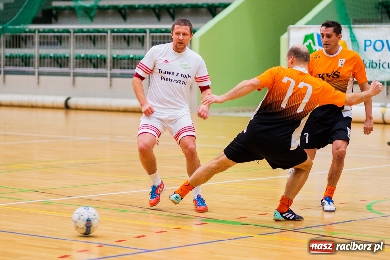 Zdjęcie w galerii na portalu naszraciborz.pl: Ostatnie halowe zmagania dla starego roku pożegnania wiadomości z regionu