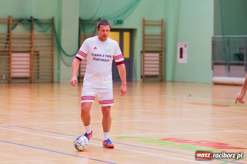 Zdjęcie w galerii na portalu naszraciborz.pl: Ostatnie halowe zmagania dla starego roku pożegnania wiadomości z regionu