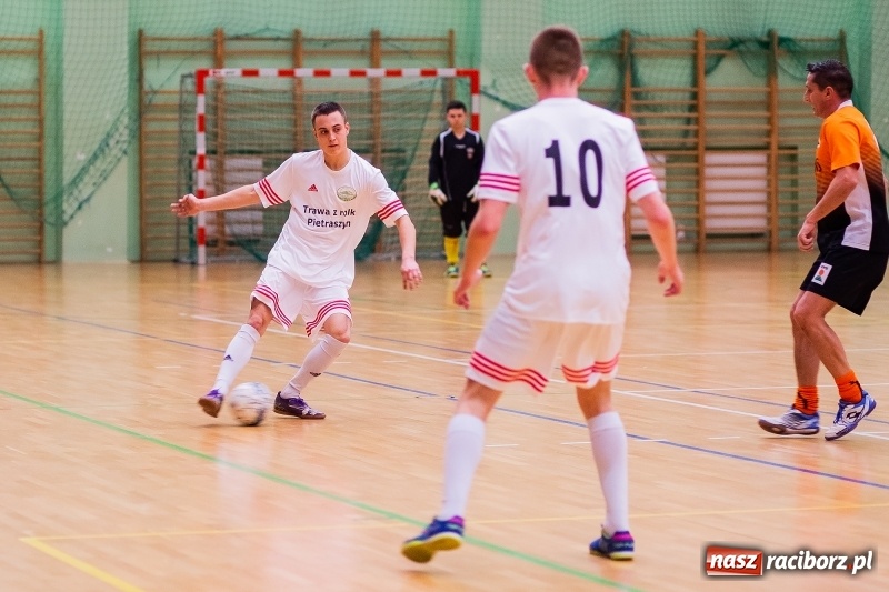 Zdjęcie w galerii na portalu naszraciborz.pl: Ostatnie halowe zmagania dla starego roku pożegnania wiadomości z regionu