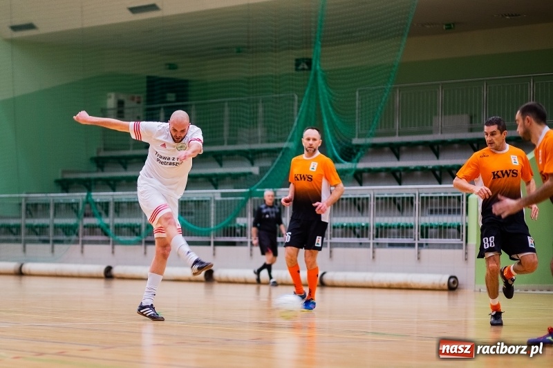 Zdjęcie w galerii na portalu naszraciborz.pl: Ostatnie halowe zmagania dla starego roku pożegnania wiadomości z regionu