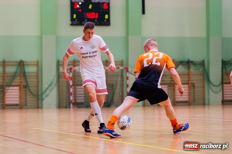 Zdjęcie w galerii na portalu naszraciborz.pl: Ostatnie halowe zmagania dla starego roku pożegnania wiadomości z regionu