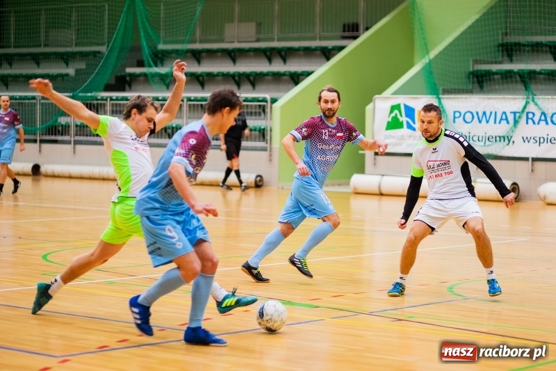 Zdjęcie w galerii na portalu naszraciborz.pl: Ostatnie halowe zmagania dla starego roku pożegnania wiadomości z regionu