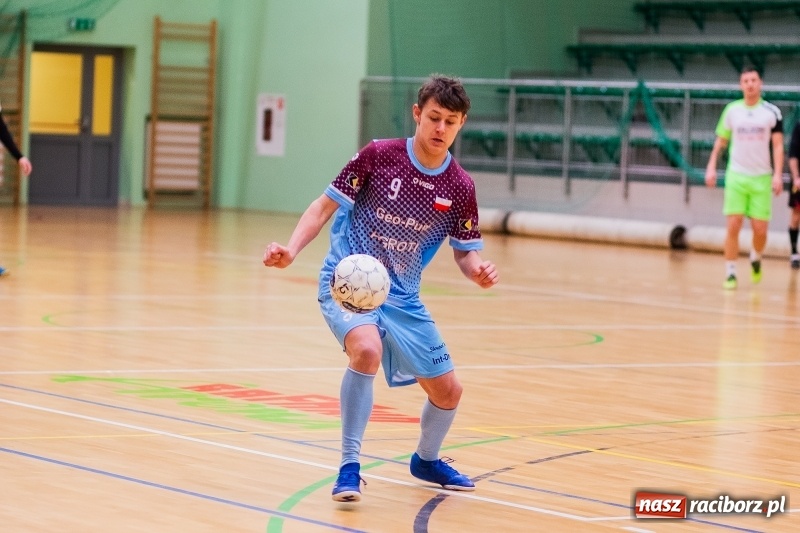 Zdjęcie w galerii na portalu naszraciborz.pl: Ostatnie halowe zmagania dla starego roku pożegnania wiadomości z regionu