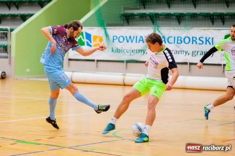 Zdjęcie w galerii na portalu naszraciborz.pl: Ostatnie halowe zmagania dla starego roku pożegnania wiadomości z regionu