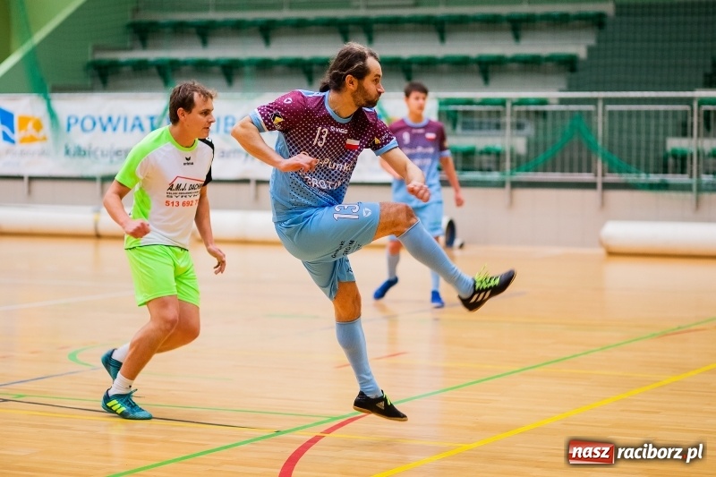 Zdjęcie w galerii na portalu naszraciborz.pl: Ostatnie halowe zmagania dla starego roku pożegnania wiadomości z regionu