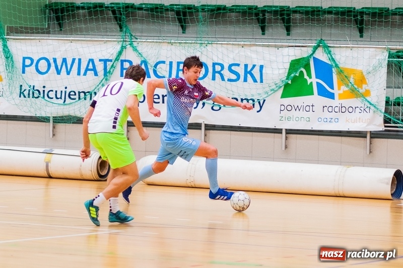 Zdjęcie w galerii na portalu naszraciborz.pl: Ostatnie halowe zmagania dla starego roku pożegnania wiadomości z regionu