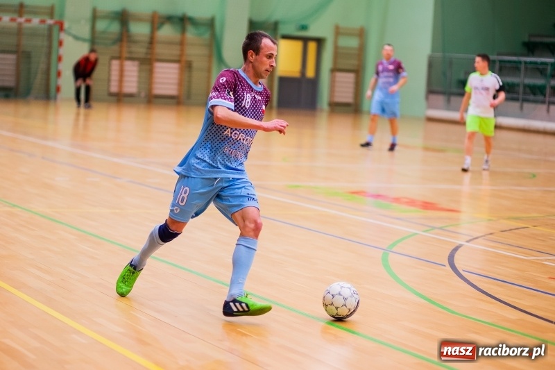 Zdjęcie w galerii na portalu naszraciborz.pl: Ostatnie halowe zmagania dla starego roku pożegnania wiadomości z regionu