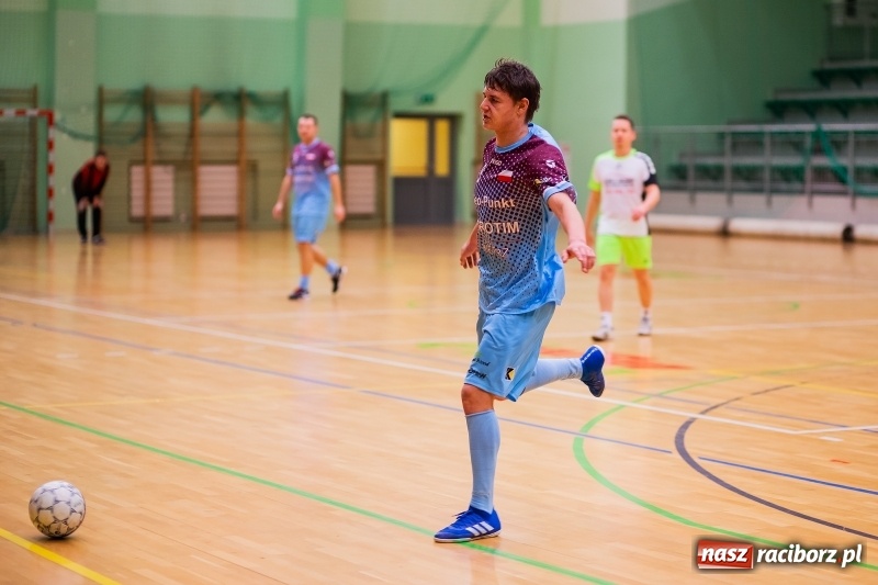 Zdjęcie w galerii na portalu naszraciborz.pl: Ostatnie halowe zmagania dla starego roku pożegnania wiadomości z regionu