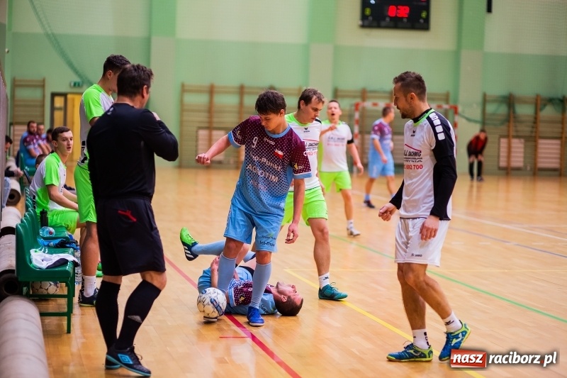 Zdjęcie w galerii na portalu naszraciborz.pl: Ostatnie halowe zmagania dla starego roku pożegnania wiadomości z regionu