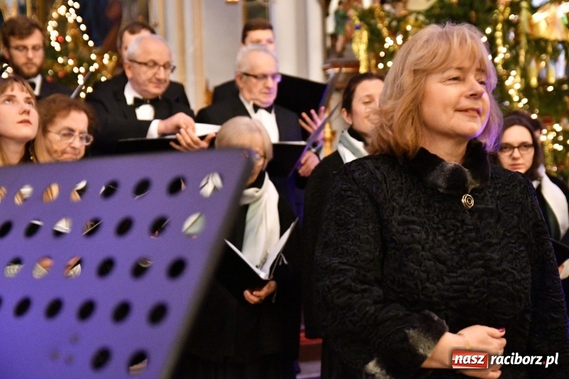 Zdjęcie w galerii na portalu naszraciborz.pl: U świętego Jana na Ostrogu zabrzmiały kolędy i pastorałki  wiadomości z regionu