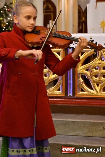 Zdjęcie w galerii na portalu naszraciborz.pl: U świętego Jana na Ostrogu zabrzmiały kolędy i pastorałki  wiadomości z regionu