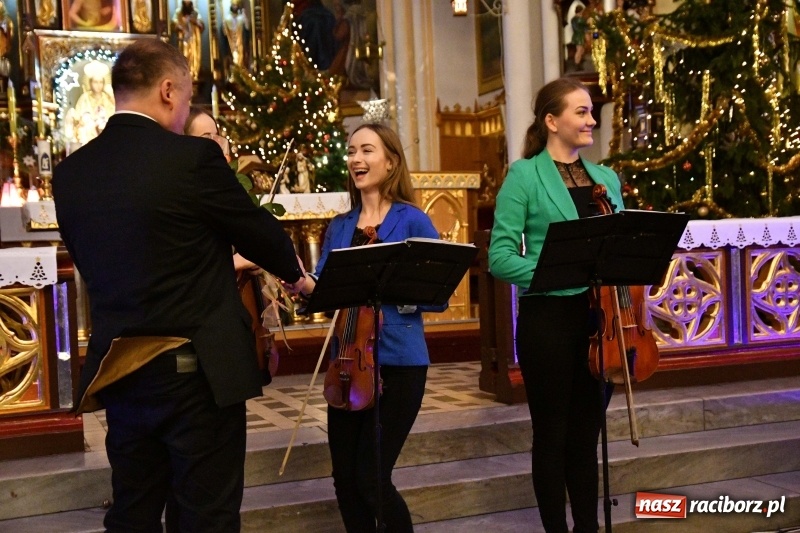 Zdjęcie w galerii na portalu naszraciborz.pl: U świętego Jana na Ostrogu zabrzmiały kolędy i pastorałki  wiadomości z regionu