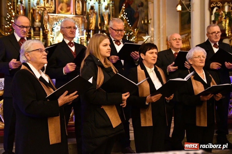 Zdjęcie w galerii na portalu naszraciborz.pl: U świętego Jana na Ostrogu zabrzmiały kolędy i pastorałki  wiadomości z regionu