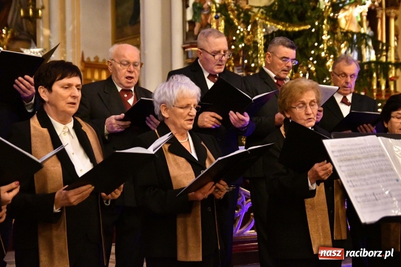 Zdjęcie w galerii na portalu naszraciborz.pl: U świętego Jana na Ostrogu zabrzmiały kolędy i pastorałki  wiadomości z regionu