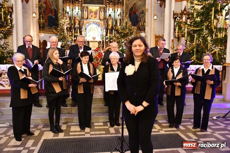 Zdjęcie w galerii na portalu naszraciborz.pl: U świętego Jana na Ostrogu zabrzmiały kolędy i pastorałki  wiadomości z regionu