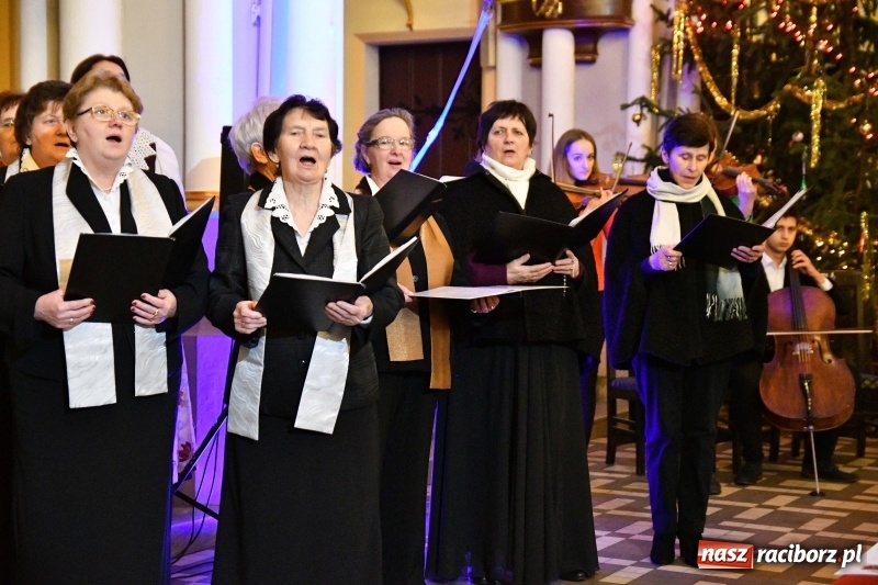 Zdjęcie w galerii na portalu naszraciborz.pl: U świętego Jana na Ostrogu zabrzmiały kolędy i pastorałki  wiadomości z regionu