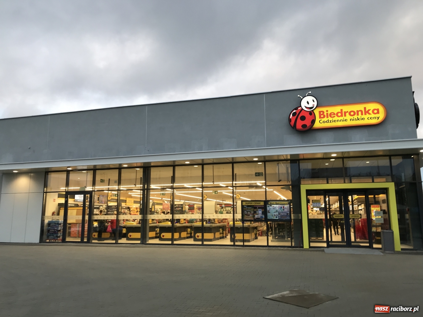 Zdjęcie w galerii na portalu naszraciborz.pl: Dziś otwarto kolejną raciborską Biedronkę  wiadomości z regionu