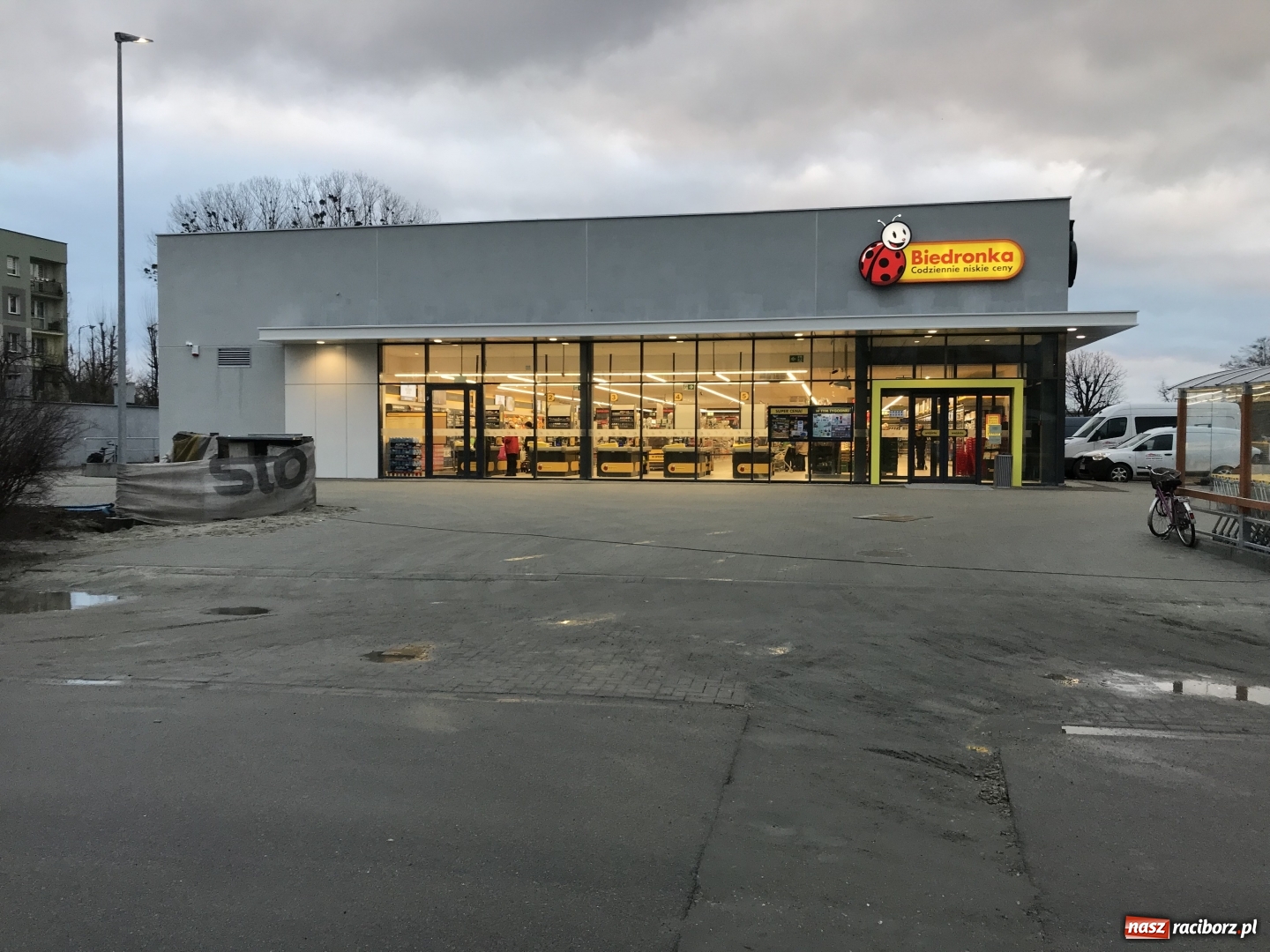Zdjęcie w galerii na portalu naszraciborz.pl: Dziś otwarto kolejną raciborską Biedronkę  wiadomości z regionu