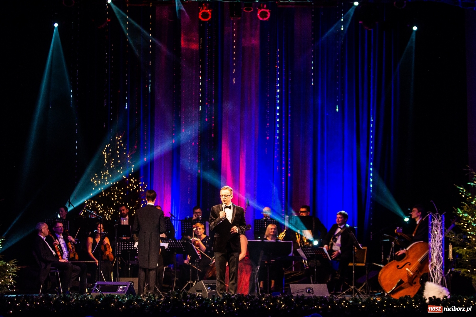 Zdjęcie w galerii na portalu naszraciborz.pl: Przetańczyć całą noc - sylwestrowa gala w RCK wiadomości z regionu