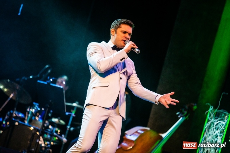 Zdjęcie w galerii na portalu naszraciborz.pl: Przetańczyć całą noc - sylwestrowa gala w RCK wiadomości z regionu