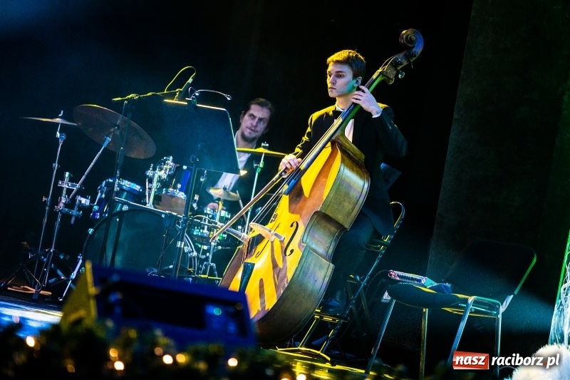 Zdjęcie w galerii na portalu naszraciborz.pl: Przetańczyć całą noc - sylwestrowa gala w RCK wiadomości z regionu