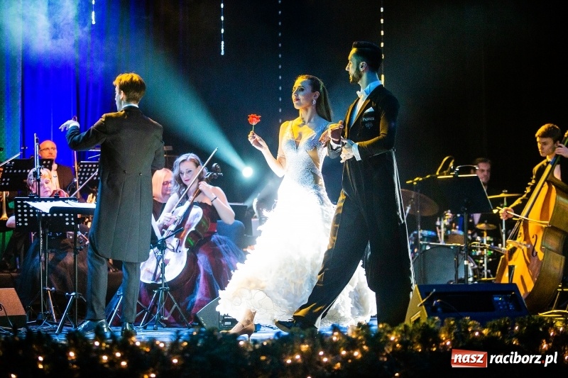 Zdjęcie w galerii na portalu naszraciborz.pl: Przetańczyć całą noc - sylwestrowa gala w RCK wiadomości z regionu