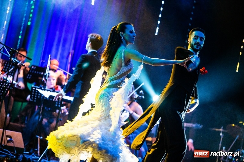 Zdjęcie w galerii na portalu naszraciborz.pl: Przetańczyć całą noc - sylwestrowa gala w RCK wiadomości z regionu