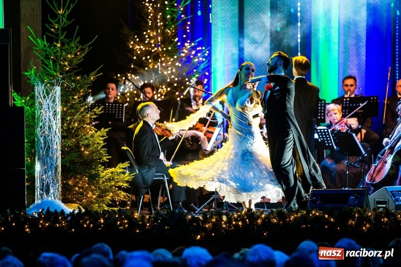 Zdjęcie w galerii na portalu naszraciborz.pl: Przetańczyć całą noc - sylwestrowa gala w RCK wiadomości z regionu
