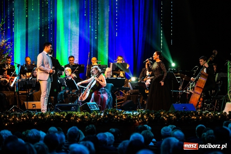 Zdjęcie w galerii na portalu naszraciborz.pl: Przetańczyć całą noc - sylwestrowa gala w RCK wiadomości z regionu