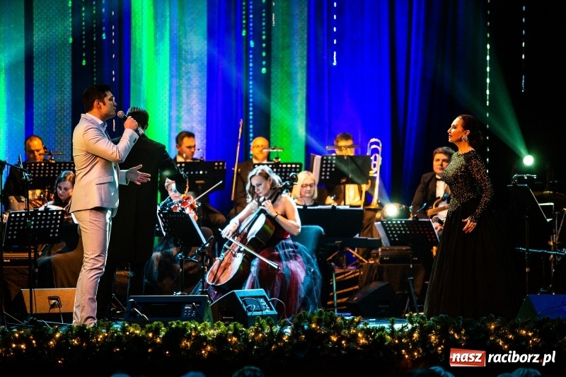 Zdjęcie w galerii na portalu naszraciborz.pl: Przetańczyć całą noc - sylwestrowa gala w RCK wiadomości z regionu