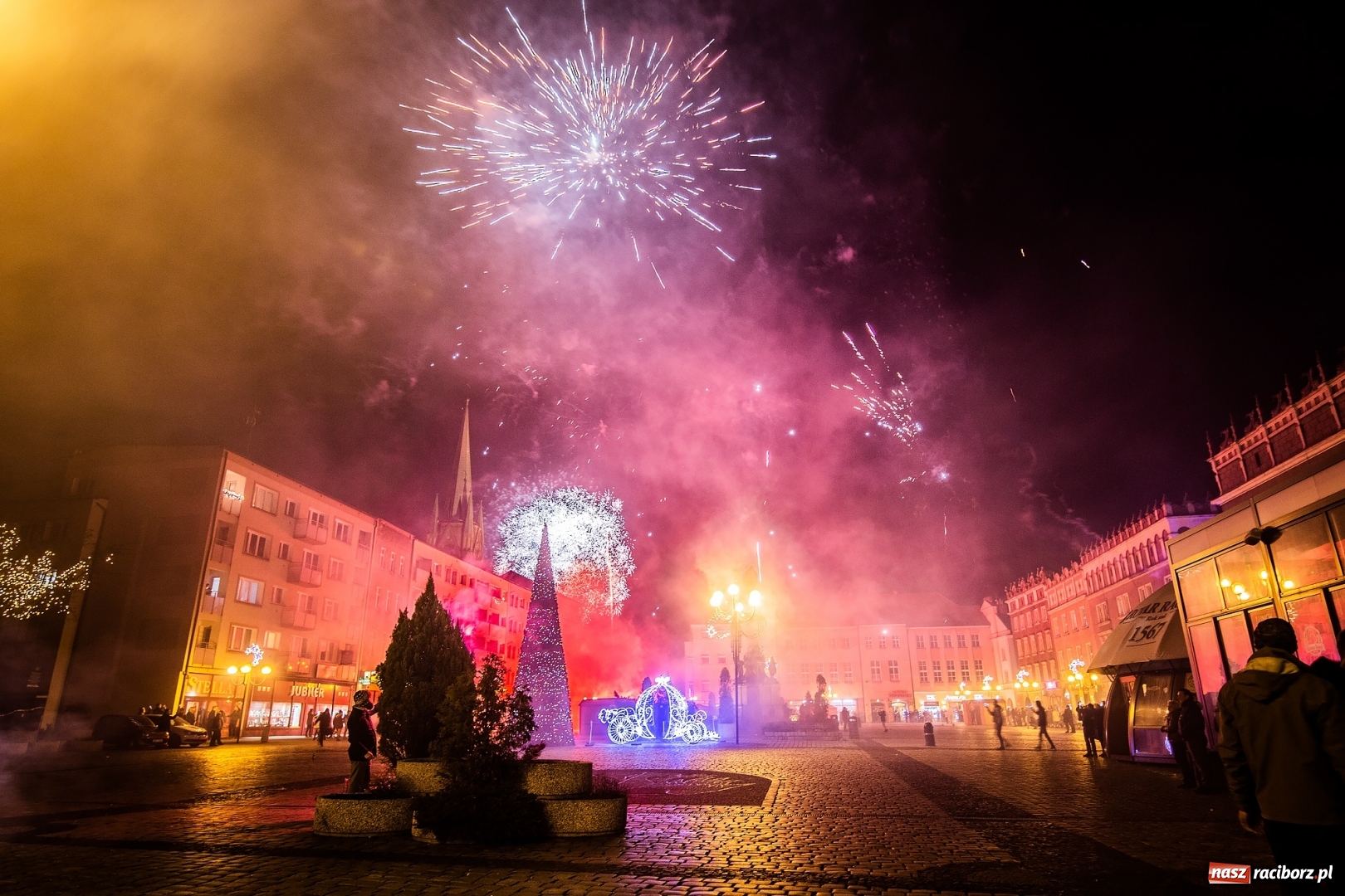 Zdjęcie w galerii na portalu naszraciborz.pl: Zakaz przemieszczania się to nie godzina policyjna  wiadomości z regionu
