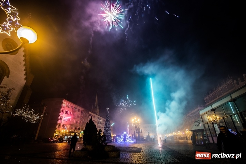 Zdjęcie w galerii na portalu naszraciborz.pl: Zakaz przemieszczania się to nie godzina policyjna  wiadomości z regionu