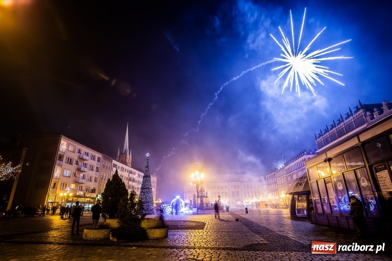 Zdjęcie w galerii na portalu naszraciborz.pl: Zakaz przemieszczania się to nie godzina policyjna  wiadomości z regionu