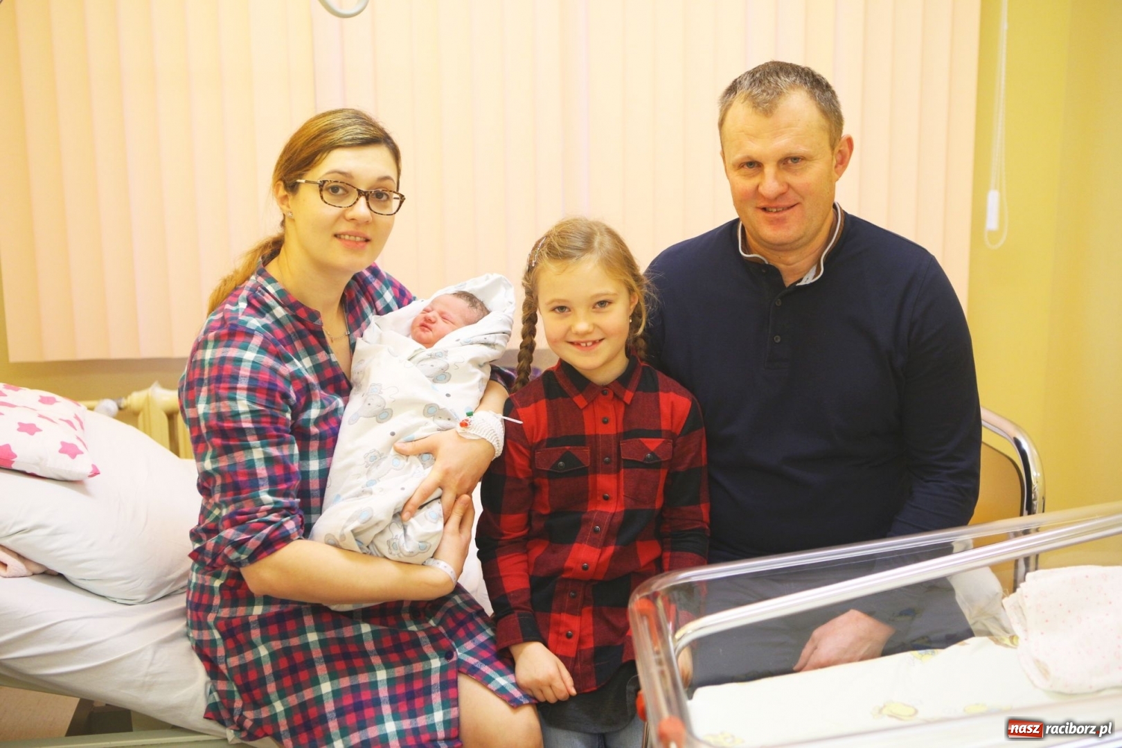 Zdjęcie w galerii na portalu naszraciborz.pl: Przedstawiamy Lenkę ze Sławikowa. To pierwsze dziecko urodzone w Raciborzu w 2019 roku  wiadomości z regionu