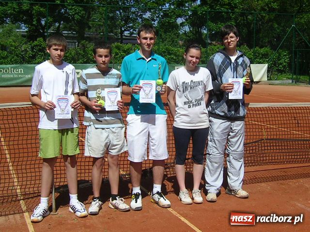 Zdjęcie w galerii na portalu naszraciborz.pl: Zmagania dzieci na korcie tenisowym wiadomości z regionu