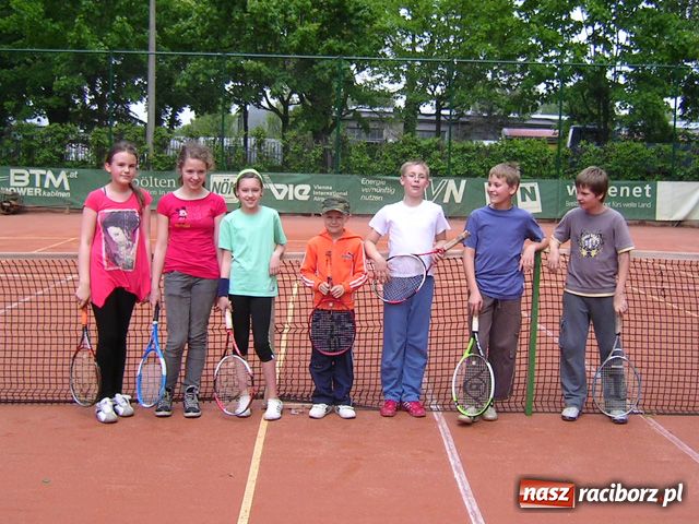 Zdjęcie w galerii na portalu naszraciborz.pl: Zmagania dzieci na korcie tenisowym wiadomości z regionu