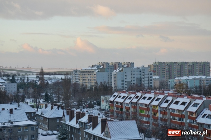 Zdjęcie w galerii na portalu naszraciborz.pl: Intensywne opady śniegu. Dziś powtórka z rozrywki  wiadomości z regionu