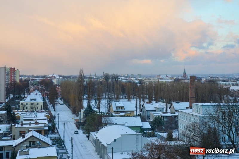 Zdjęcie w galerii na portalu naszraciborz.pl: Intensywne opady śniegu. Dziś powtórka z rozrywki  wiadomości z regionu