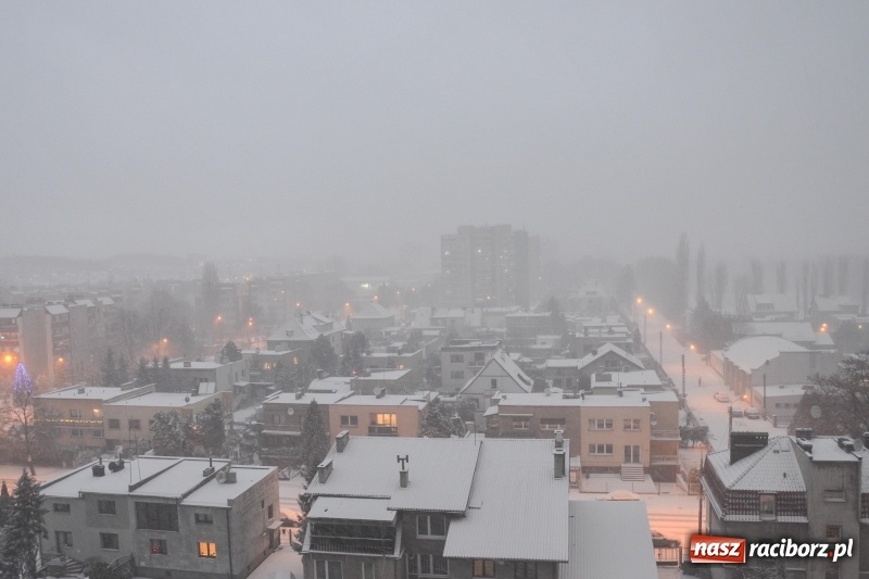 Zdjęcie w galerii na portalu naszraciborz.pl: Intensywne opady śniegu. Dziś powtórka z rozrywki  wiadomości z regionu