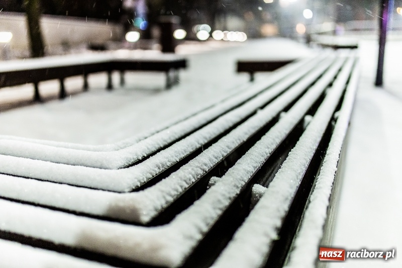 Zdjęcie w galerii na portalu naszraciborz.pl: Służby zapowiadają pierwsze tej zimy opady śniegu. Miasto przygotowane do akcji Zima wiadomości z regionu