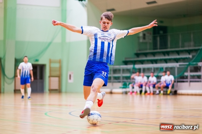 Zdjęcie w galerii na portalu naszraciborz.pl: HLPN: Kosmo-Car i Marek&Dariusz Metallbau pokonują rywali w piątkowych pojedynkach wiadomości z regionu