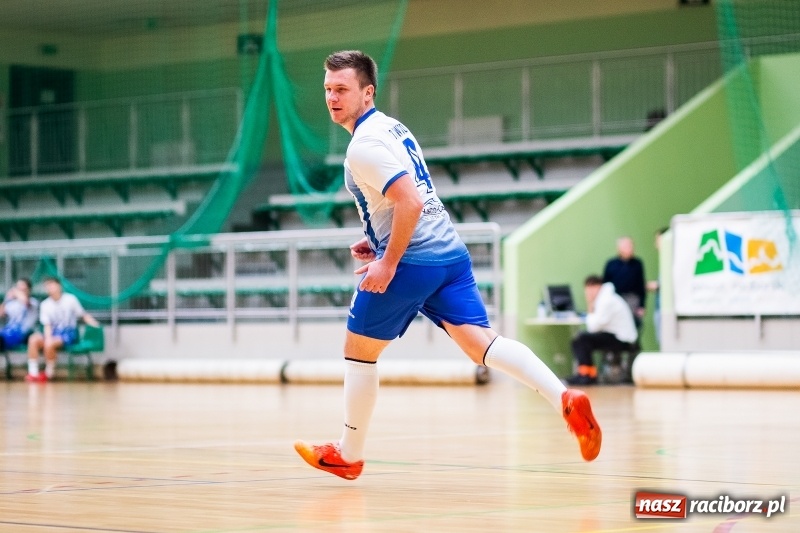 Zdjęcie w galerii na portalu naszraciborz.pl: HLPN: Kosmo-Car i Marek&Dariusz Metallbau pokonują rywali w piątkowych pojedynkach wiadomości z regionu