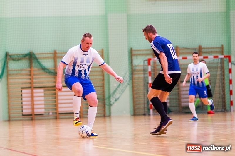 Zdjęcie w galerii na portalu naszraciborz.pl: HLPN: Kosmo-Car i Marek&Dariusz Metallbau pokonują rywali w piątkowych pojedynkach wiadomości z regionu