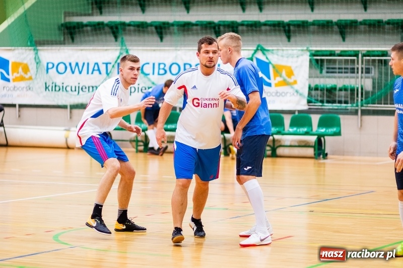 Zdjęcie w galerii na portalu naszraciborz.pl: HLPN: Kosmo-Car i Marek&Dariusz Metallbau pokonują rywali w piątkowych pojedynkach wiadomości z regionu