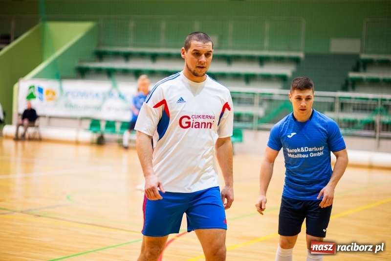 Zdjęcie w galerii na portalu naszraciborz.pl: HLPN: Kosmo-Car i Marek&Dariusz Metallbau pokonują rywali w piątkowych pojedynkach wiadomości z regionu
