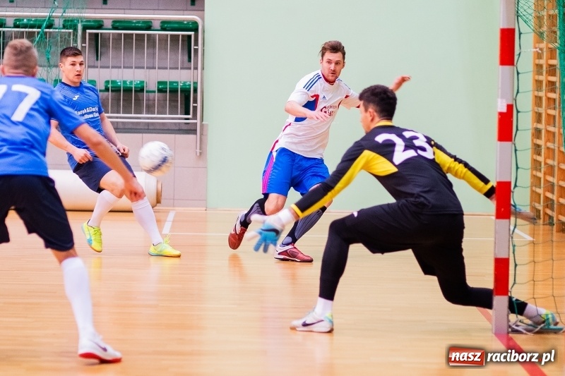 Zdjęcie w galerii na portalu naszraciborz.pl: HLPN: Kosmo-Car i Marek&Dariusz Metallbau pokonują rywali w piątkowych pojedynkach wiadomości z regionu