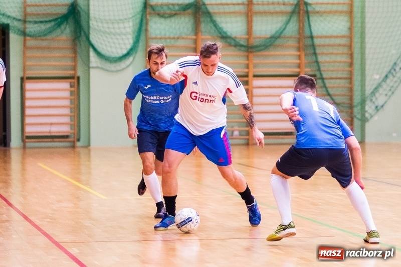 Zdjęcie w galerii na portalu naszraciborz.pl: HLPN: Kosmo-Car i Marek&Dariusz Metallbau pokonują rywali w piątkowych pojedynkach wiadomości z regionu