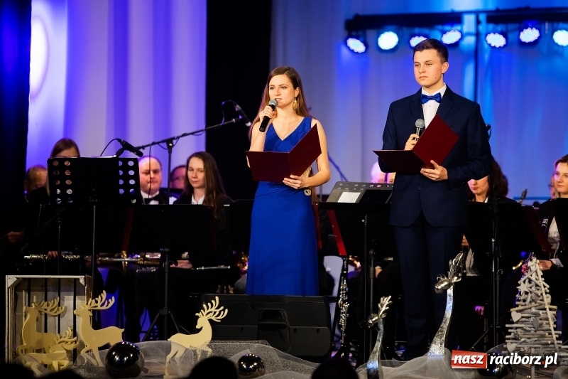 Zdjęcie w galerii na portalu naszraciborz.pl: Koncert Noworoczny DFK w DK Strzecha wiadomości z regionu